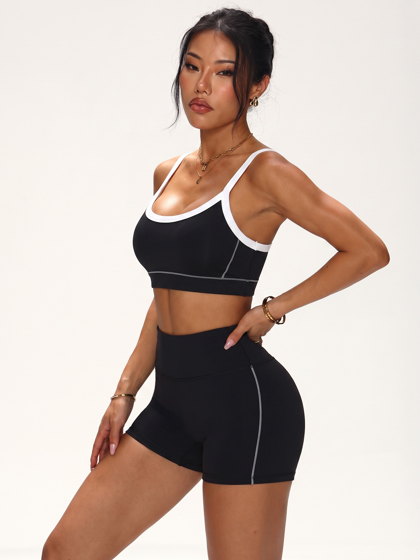 Contrast Trim Seamless Workout - огляд і ціна Plunge Bra Push Up